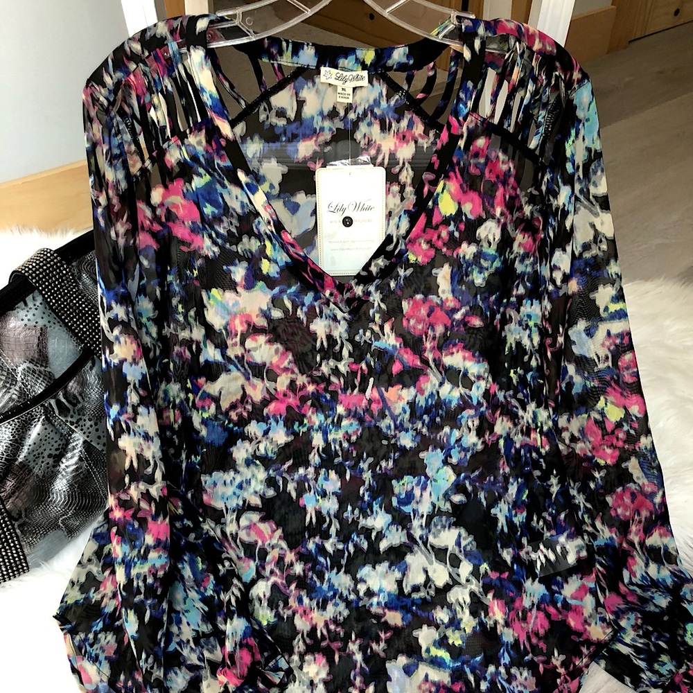 NEW! Black Edgy Caged Shoulder Whimseygoth Floral Top Size XL - Picture 3 of 12